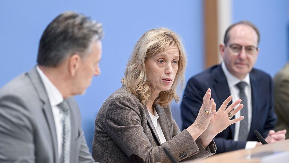 Bei Delikten wie Vergewaltigung oder verbaler sexueller Belästigung deuten frühere Studien auf ein großes Dunkelfeld hin. (Archivfoto) Foto: Britta Pedersen/dpa