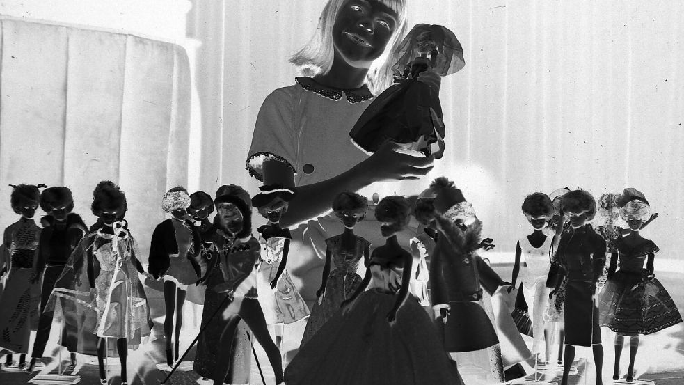 Die Barbie-Puppe, eine der bekanntesten Spielzeuge der Welt, wurde ursprünglich von der amerikanischen Firma Mattel herausgebracht. Foto: IMAGO/United Archives International