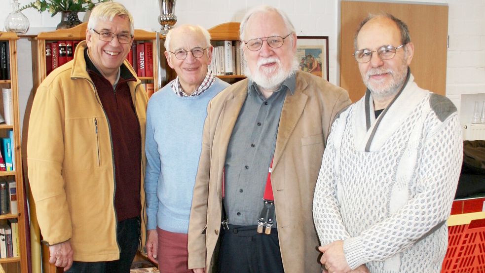 Den Vorstand von Auphilia bilden (von links): Vorsitzender Ulrich Rosin, Schriftwart Hans-Joachim Hoffmann, Kassenwart Hermann Meyer und Kassenprüfer Benedikt Volk. Foto: Eckhard Trede