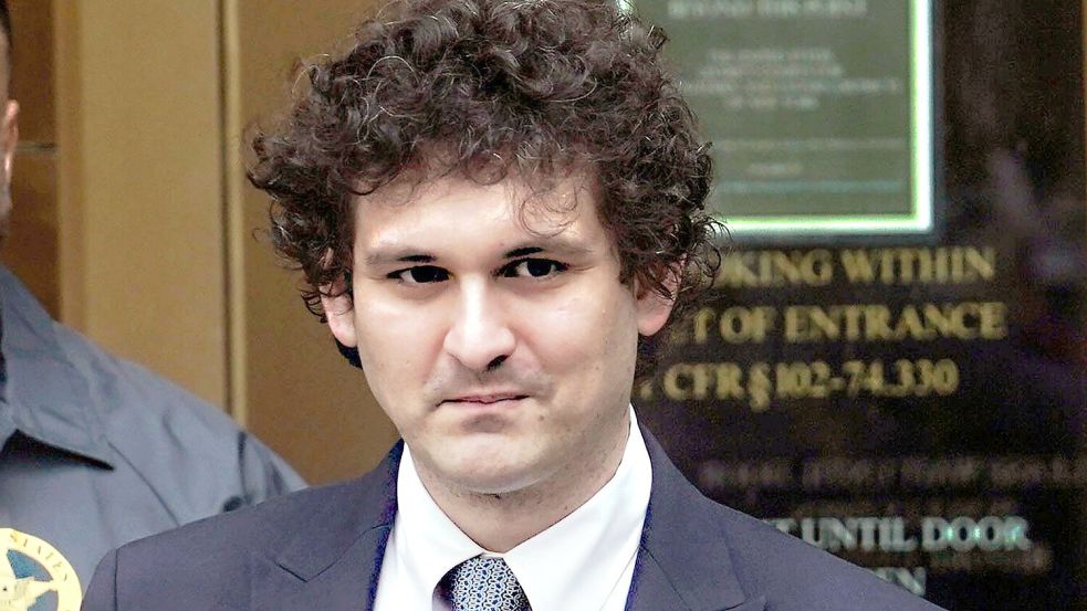 Sam Bankman-Fried, Gründer der Kryptowährungs-Börse FTX, wurde zu 25 Jahren Haft verurteilt. (Archivbild) Foto: Bebeto Matthews/AP/dpa