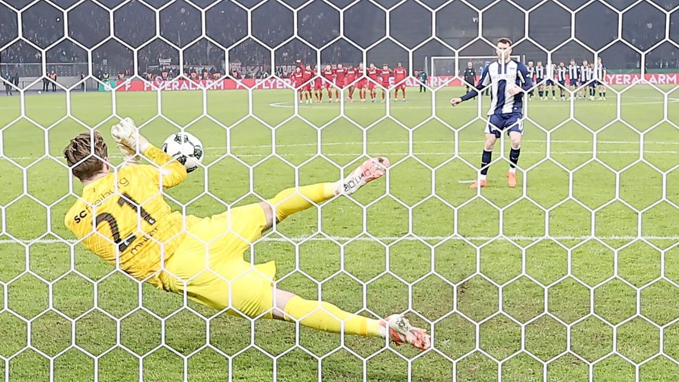 Klemens verschoss den entscheidenden Strafstoß. Foto: Andreas Gora