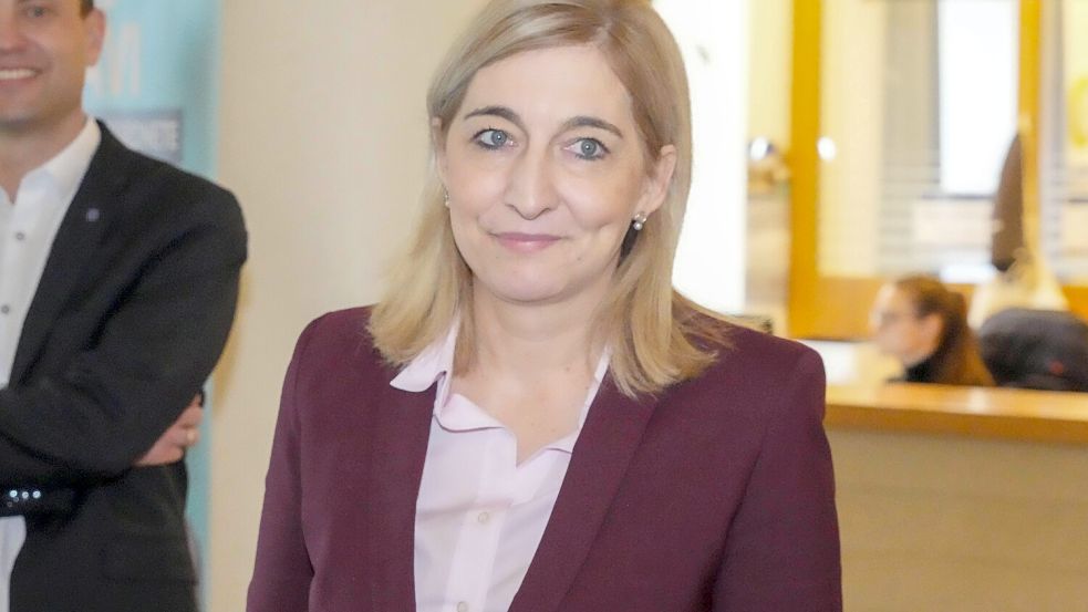 Gesundheitsministerin Nina Warken will Versicherungsbeiträge für Bürgergeldempfänger aus dem Bundeshaushalt bezahlen. Foto: IMAGO/Guenter Hofer/SchwabenPress