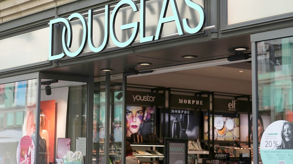 Die Parfümeriekette Douglas hat in Deutschland etwa 340 Filialen. Foto: Marcus Brandt