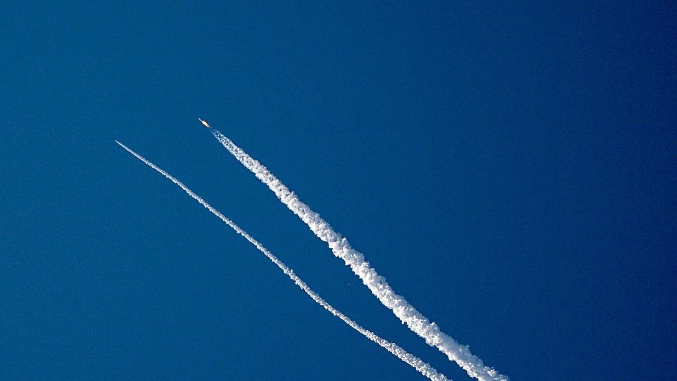 Mit dem Abbruch-Test wollten die Experten eine mögliche Flucht der Astronauten von der Rakete erproben. Foto: Pu Xiaoxu/XinHua/dpa