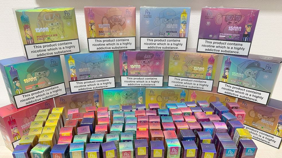 Sichergestellte E-Zigaretten aus einem Kiosk in Aurich. Foto: Zoll