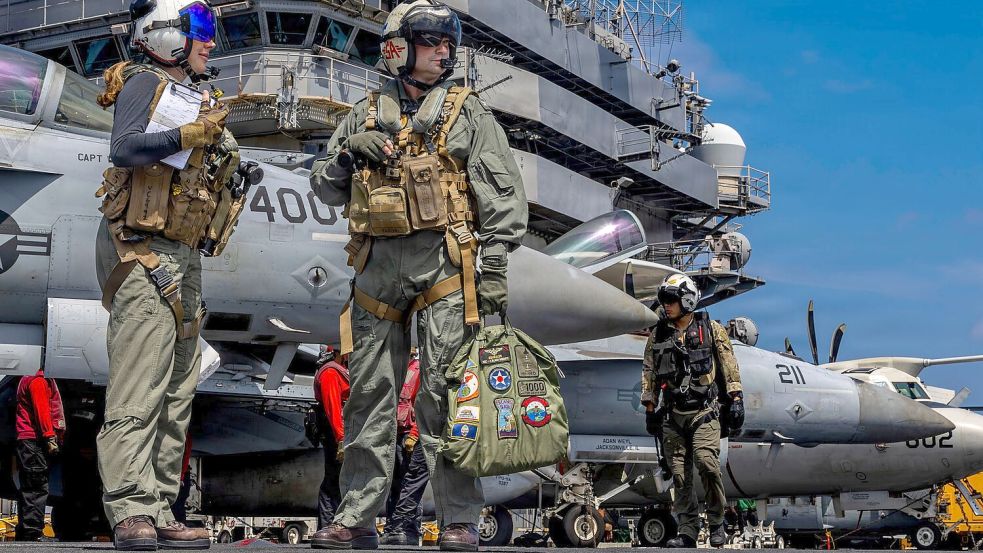 Die USA haben ihre Militärpräsenz in Nahost mit dem Flugzeugträger „USS Abraham Lincoln“ verstärkt. (Archivbild) Foto: Seaman Daniel Kimmelman/US Navy/