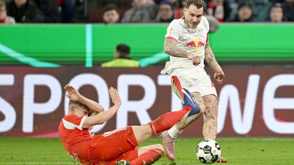 David Raum (r) ist das Schiedsrichter-Thema allmählich leid. Foto: Sven Hoppe