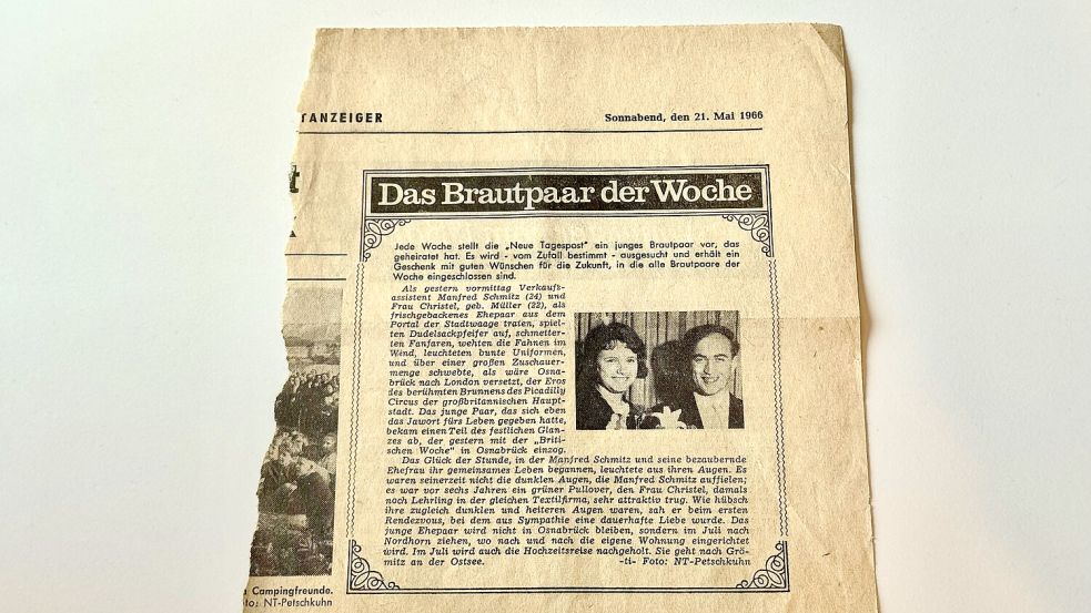 1966 wurden Manfred und Christel Schmitz in der Neuen Tagespost, der Vorgängerin der Neuen Osnabrücker Zeitung, als „Brautpaar der Woche“ vorgestellt. Den Zeitungsausschnitt bewahrt das Paar bis heute auf. Foto: Allen Xu