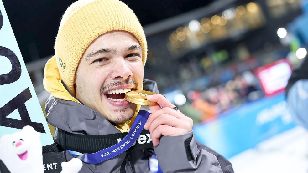 Seine Goldmedaille musste Raimund in den vergangenen Tagen vielen Menschen zeigen. Foto: Daniel Karmann