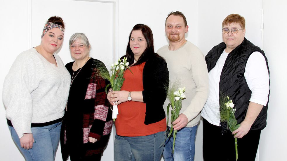 Prüfungen gemeistert: Kathrin Weber(von links), Melanie Gärtner, Anna-Lena Hilbrands, Andre Pude und Anja Strodthoff. Foto: privat