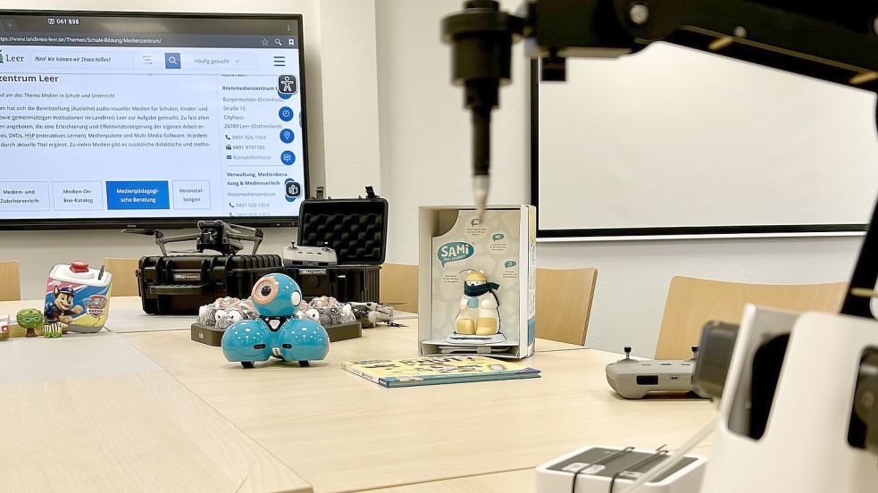 Diverse technische Geräte können ausgeliehen werden. Foto: Landkreis Leer