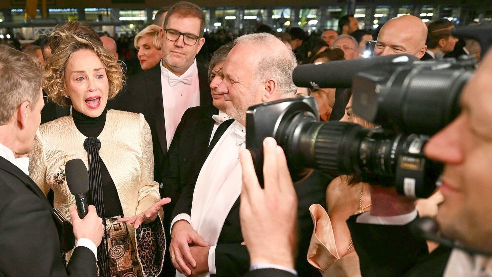 Bei Sharon Stone flossen am roten Teppich ein paar Tränen. Foto: Helmut Fohringer