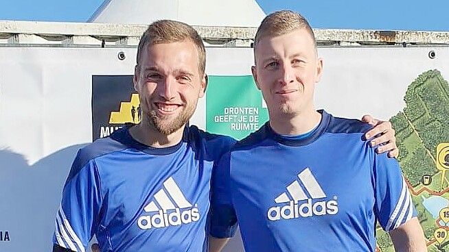 Claas Bohlen (links) und Yannick Schoon (rechts) sind die Initiatoren des ersten Wiesmoor-Marathons. Foto: Privat