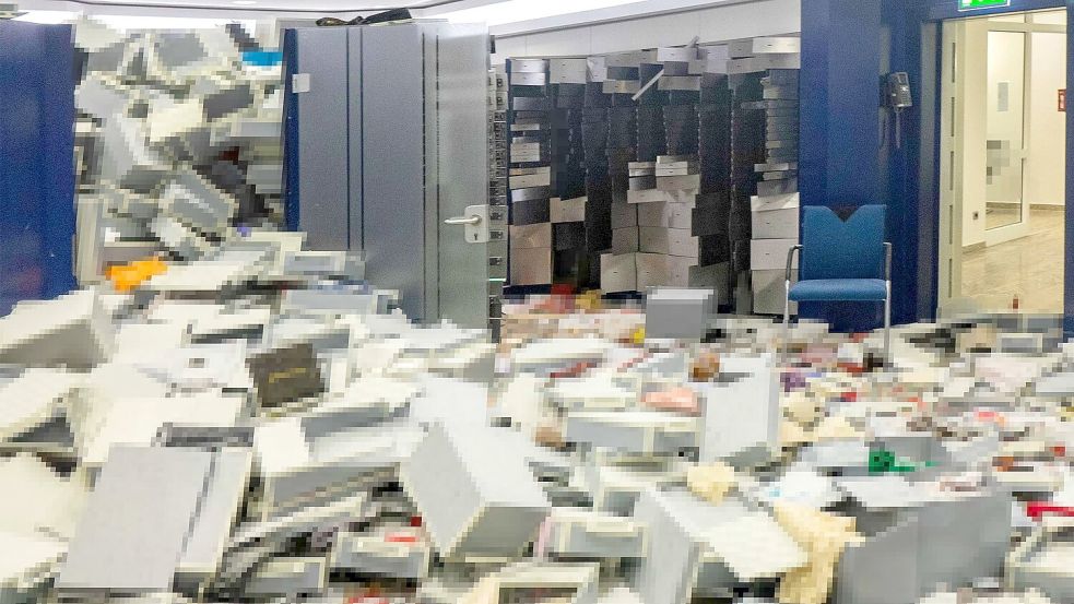 Wochenlange Suche nach der Nadel im Heuhaufen - jetzt ist der Tresorraum wieder frei Foto: -/Polizei Gelsenkirchen/dpa