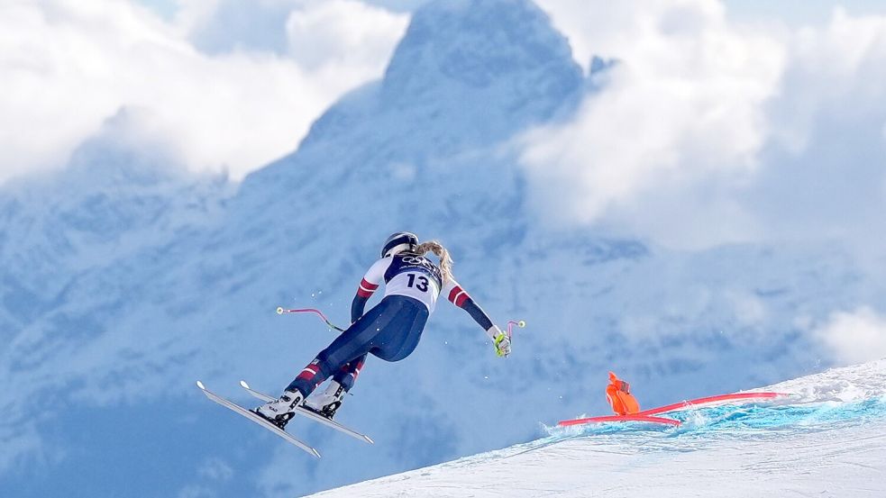 Lindsey Vonn stürzte bei der Olympia-Abfahrt schwer. (Archivbild) Foto: Jacquelyn Martin/AP/dpa