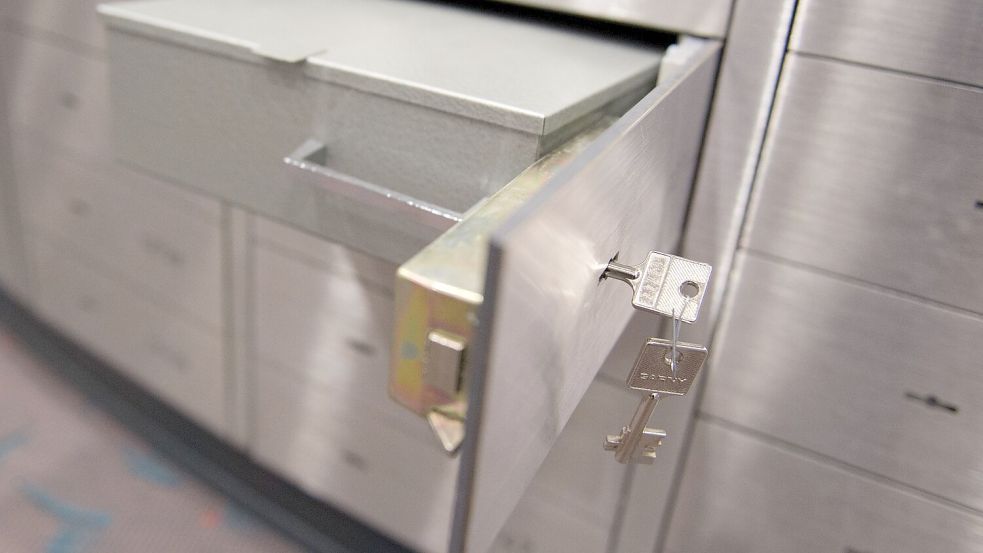 Erneut wurden in einer Bankfiliale Schließfächer aufgebrochen, diesmal in Stuhr bei Bremen. (Symbolbild) Foto: Daniel Reinhardt