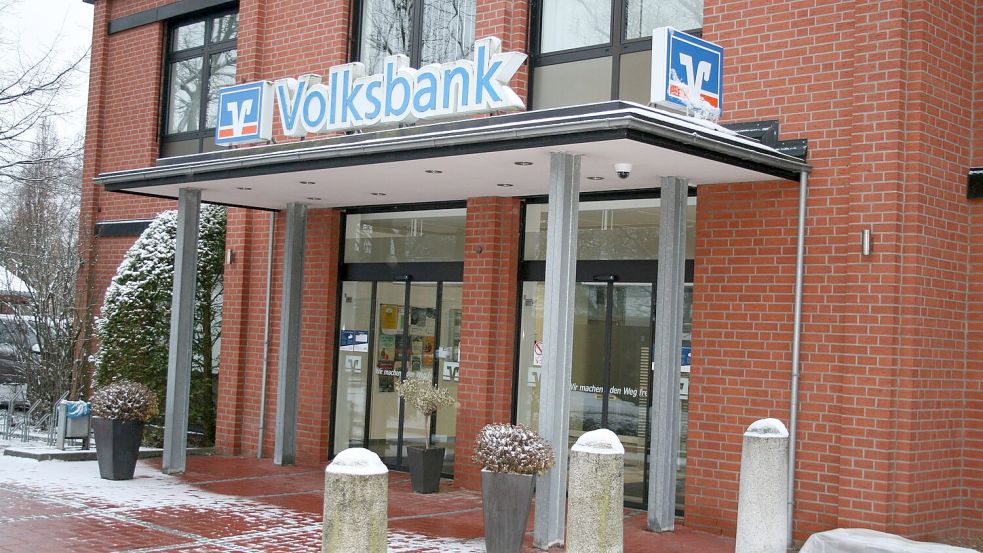In Stuhr nahe Bremen sind etliche Schließfächer einer Bank aufgebrochen worden. Foto: Kai Moorschlatt/dpa