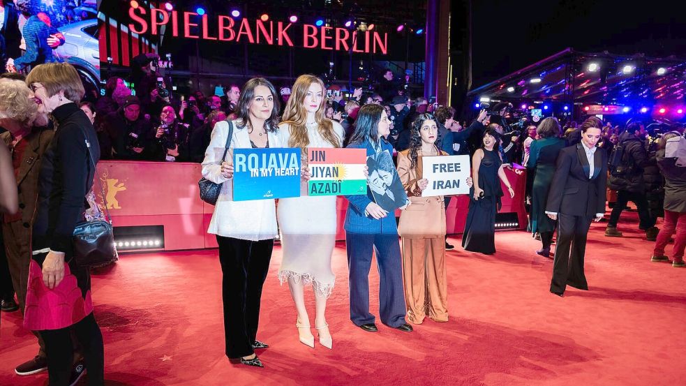 Die Berlinale gilt als ausgesprochen politisches Filmfestival - einige Filmschaffende nutzten die Eröffnung für ein politisches Statement. (Archivbild) Foto: Christoph Soeder/dpa
