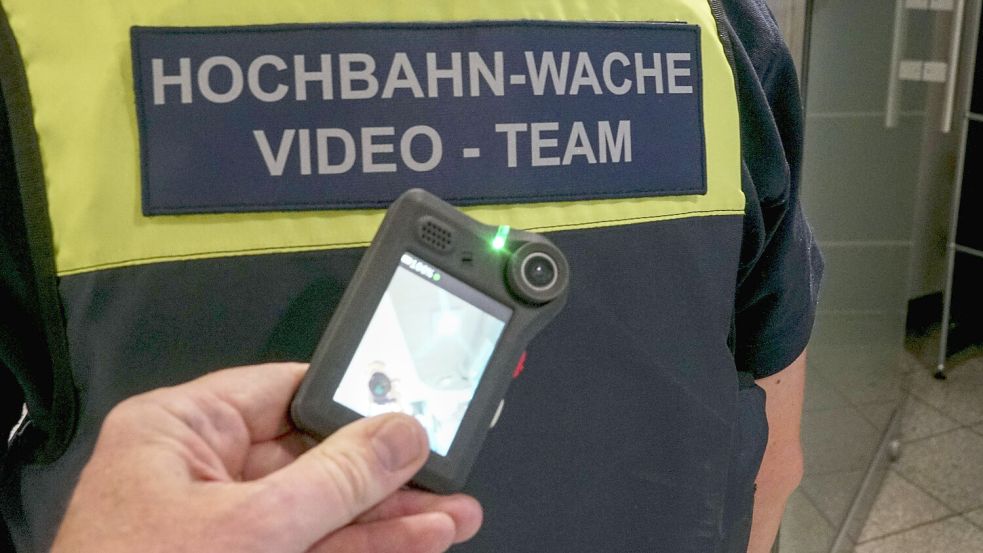Bei der Hamburger Hochbahn werden Bodycams schon sehr erfolgreich getestet. Foto: IMAGO/BREUEL-BILD