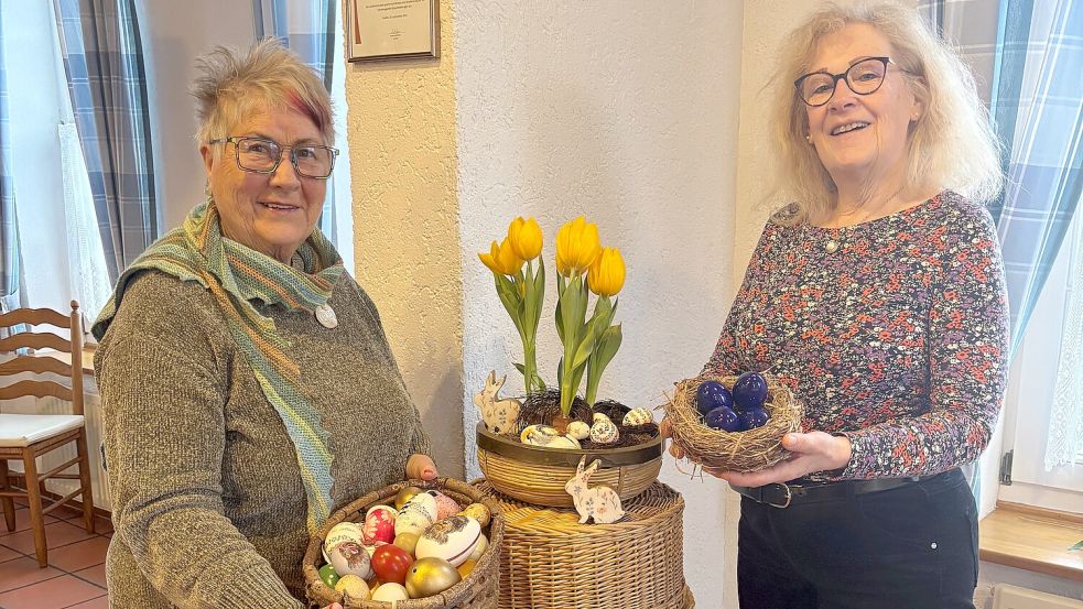 Haben wieder einiges vor in der Wallster Begegnungsstätte: Ausstellungsleiterin Karin Schwarz und Ortsbürgermeisterin Monika Gronewold präsentieren das neue Programm und ein spannendes Projekt für das neue Jahr. Foto: Udo Hippen