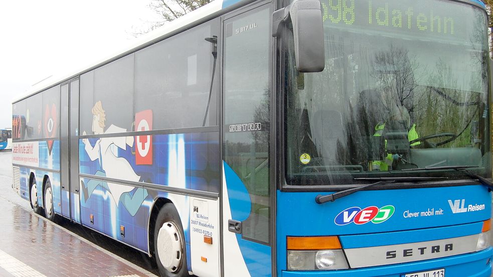 Am Montagmorgen kam es teilweise zu großen Verspätungen im Busverkehr. Die Linie 698 von Idafehn zum Schulzentrum Rhauderfehn konnte zu Schulbeginn gar nicht fahren. Foto: Archiv/Günter Radtke