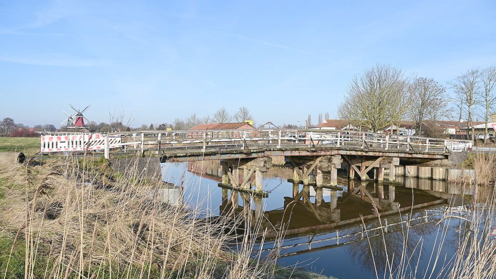 Die Brücke am Kloster-Appingen-Weg ist seit August 2020 für den Autoverkehr gesperrt. Fotos: Heinz Wagenaar