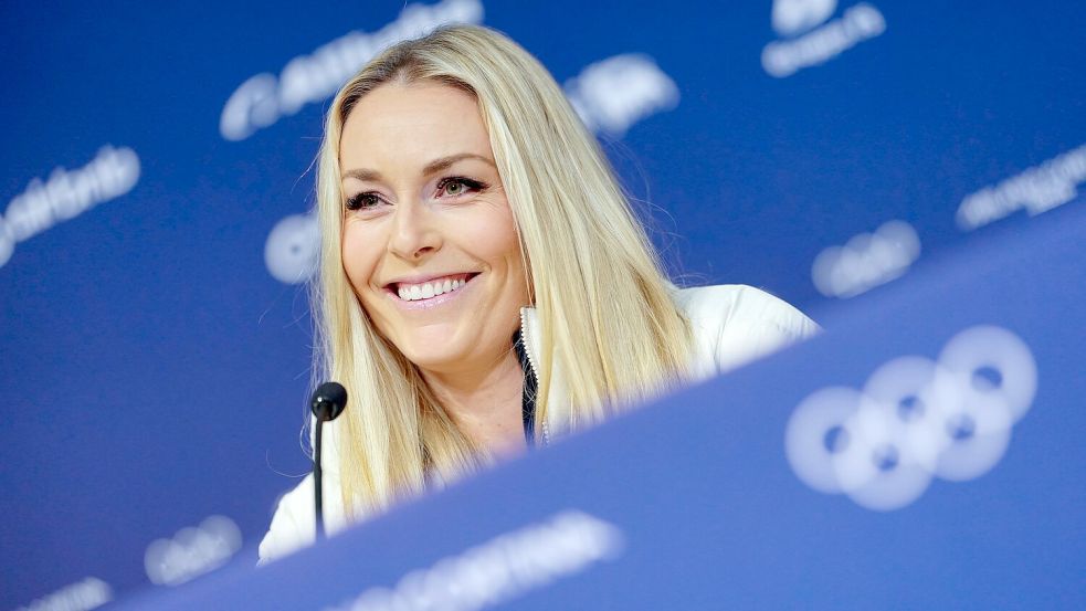 Plüschtier-Spende für Kinder: Lindsey Vonn verabschiedete sich mit einer kleinen Geste aus der Klinik. (Archivfoto) Foto: Michael Kappeler