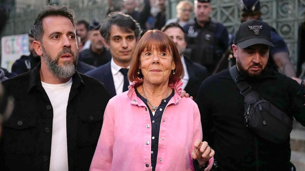 Pelicot beschreibt in ihren Memoiren, wie ihr Leben verlief und wie sie nach den jahrelangen Übergriffen ihres Mannes zurück in eine Normalität fand. (Archivbild) Foto: Lewis Joly/AP/dpa