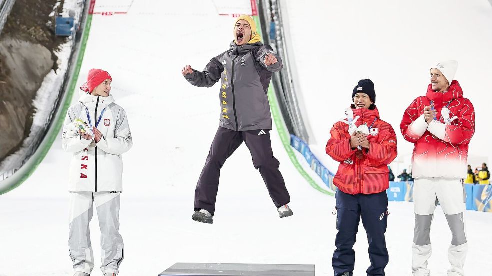 Die Goldmedaille von Philipp Raimund war der absolute Höhepunkt für die deutschen Skispringer. (Archivbild) Foto: Daniel Karmann