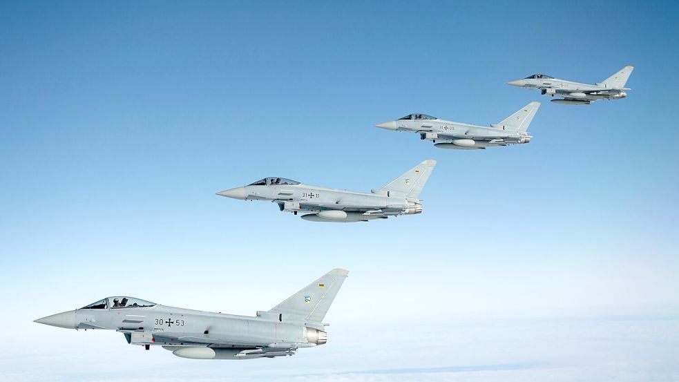 Vier Eurofighter der Bundeswehr auf dem Weg zum Nato-Einsatz „Arctic Sentry“. Foto: Luftwaffe