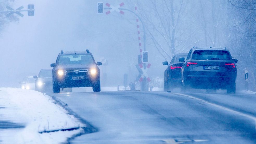 Der DWD erwartet tagsüber vor allem im Bergland sowie bei Dauerfrost im Norden und Osten weiterhin Glätte Foto: Jens Büttner