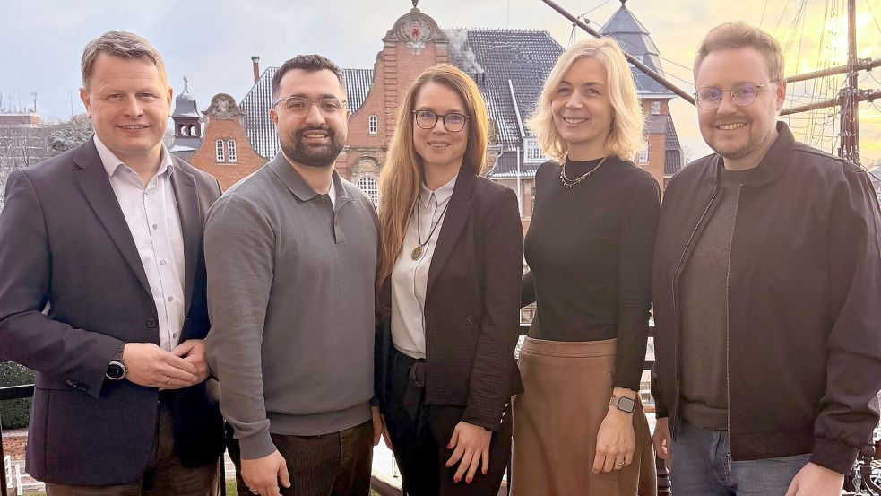 Auf Sabrina Wendt (Mitte) als künftige Bürgermeisterin der Stadt Papenburg setzen (von links) Georg Gerdes, Ferhat Asi, Andrea Plock und Andreas Thomes. Foto: CDU-Verband Papenburg-Aschendorf