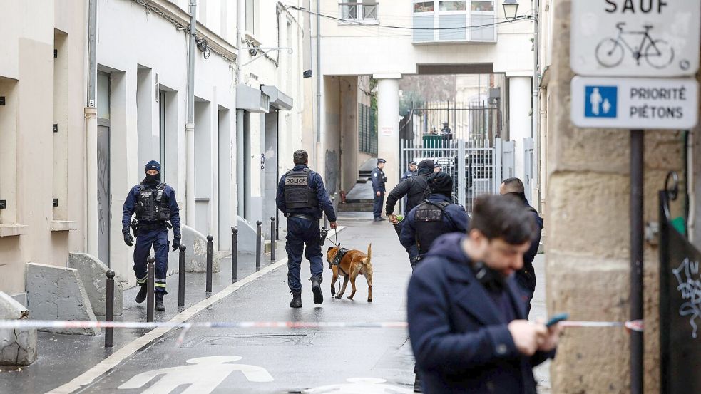 Inmitten politischer Spannungen meldet Frankreichs Linkspartei eine Bombendrohung gegen ihre Parteizentrale. Foto: Charlotte Siemon/AFP/dpa