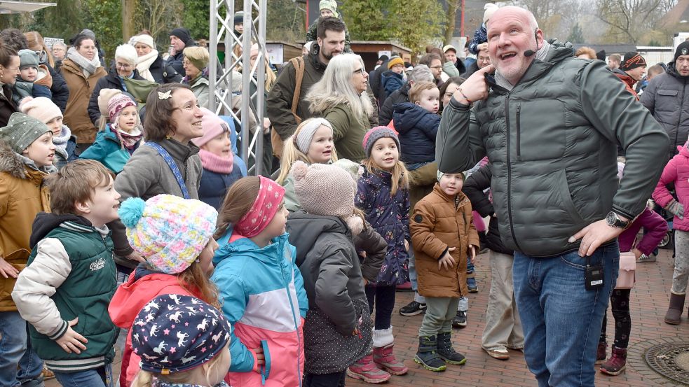 Der Kinderliedermacher Christian Hüser war schon 2025 bei der Wintermarkt-Premiere. Er wird auch dieses Mal wieder in Ostrhauderfehn zu Gast sein. Foto: Henrik Zein/Archiv