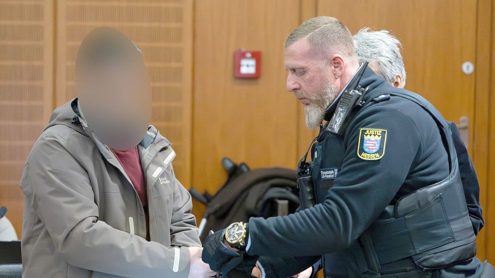 Sieben Männern wirft die Staatsanwaltschaft Mord vor. Foto: Boris Roessler