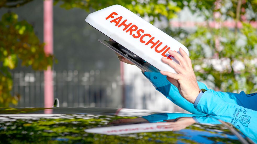 Die Zahl der Sonderfahrten in der praktischen Fahrausbildung soll sinken. Bei Fahrlehrern stößt das auf Kritik. Foto: Klaus-Dietmar Gabbert/dpa