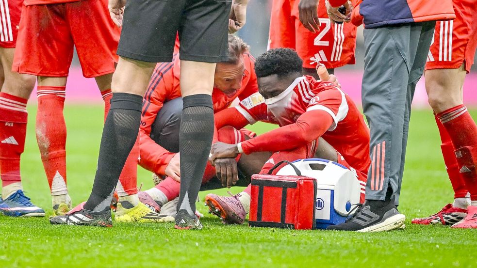 Alphonso Davies musste verletzt ausgewechselt werden. Foto: Harry Langer