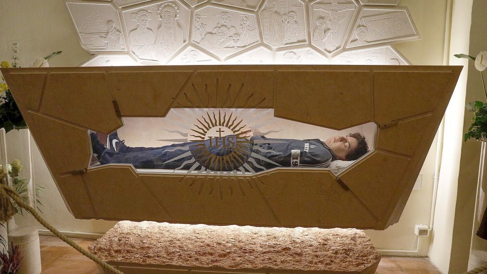 Carlo Acutis zieht eine neue Generation von Pilgern an. (Archivbild) Foto: Gregorio Borgia/AP/dpa