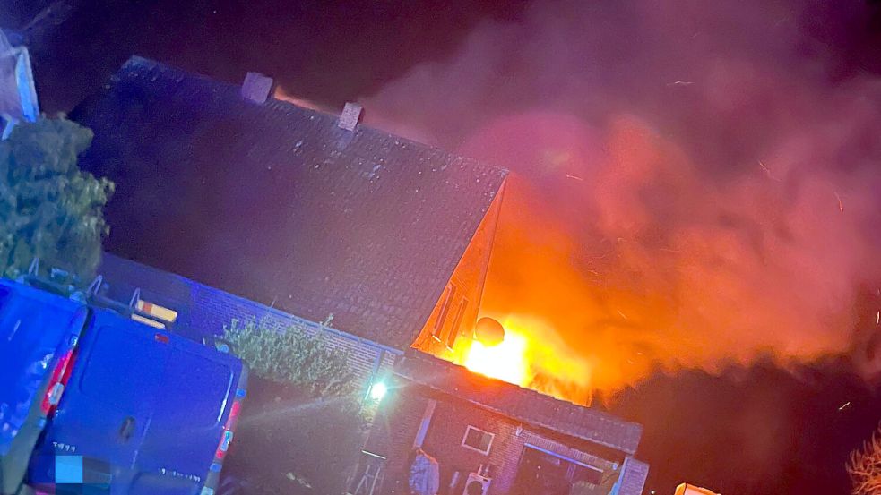 Polizei und Feuerwehr sind am Sonntagabend nach Völlenerfehn ausgerückt. Foto: Feuerwehr