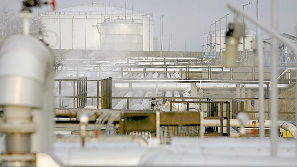 Hier kommt derzeit kein russisches Öl mehr an: Empfangsstation der Druschba-Ölpipeline in Ungarn. (Archivbild) Foto: Zsolt Szigetvary/MTI/epa/dpa