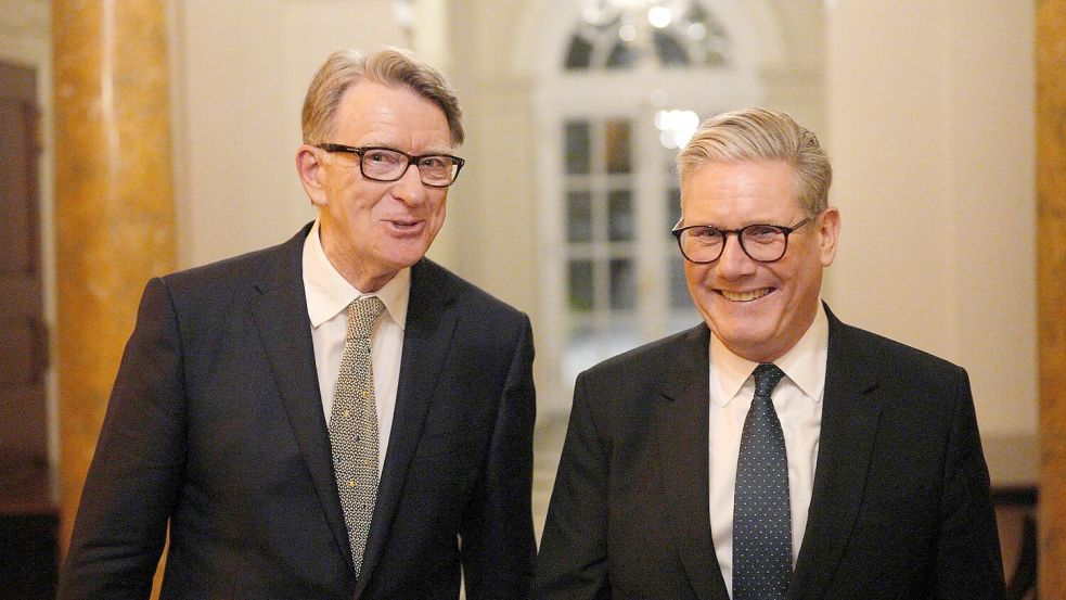 Die Affäre um Peter Mandelson (links) führte beinahe zum Sturz des britischen Premierministers Keir Starmer (rechts). (Archivfoto) Foto: Carl Court