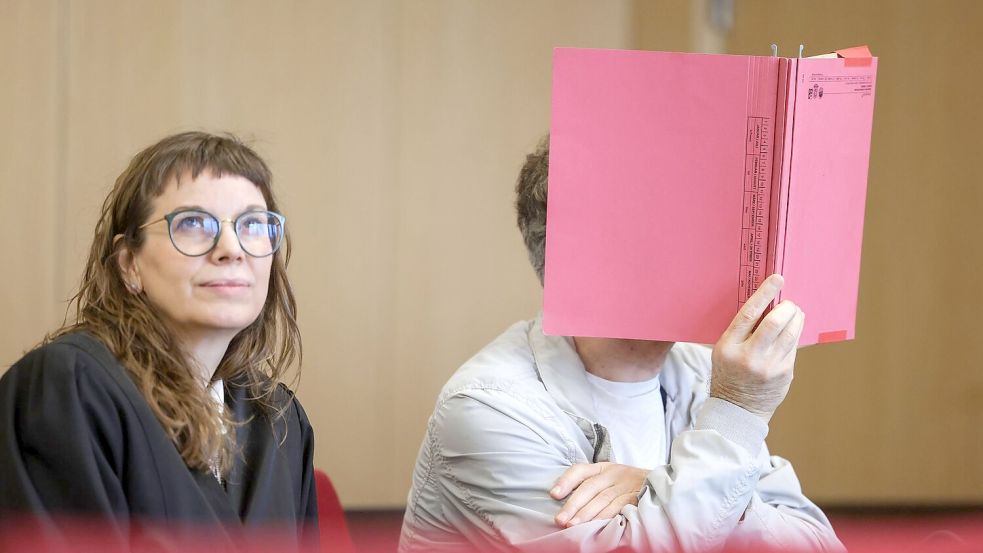 Verteidigerin Piel: „Mein Mandant bestreitet die Vorwürfe“ Foto: Oliver Berg