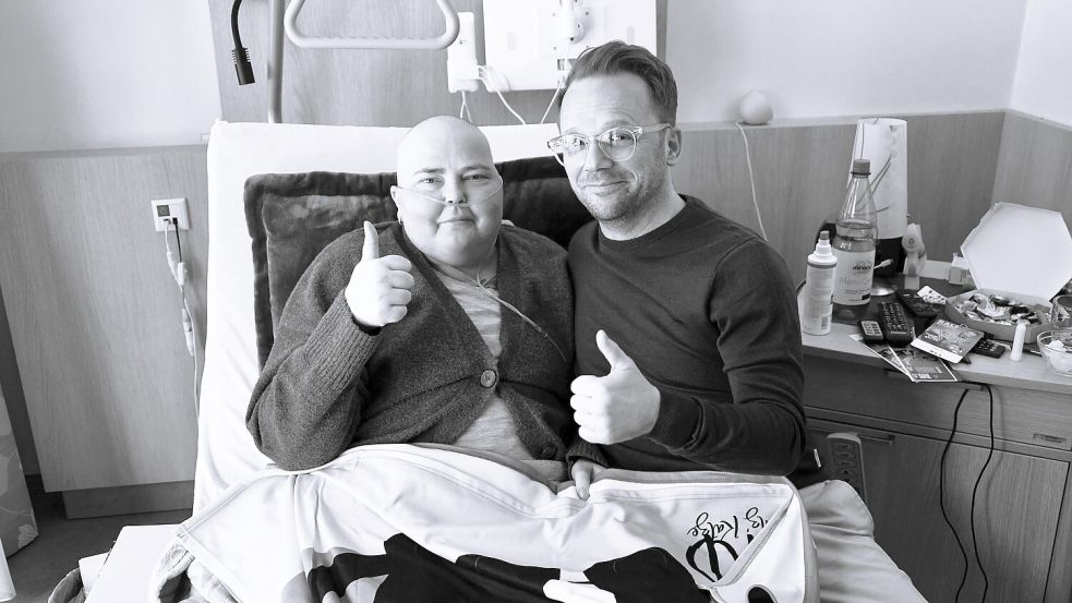 Die Traueranzeige bestätigt den Tod der 33‑jährigen Fenja Schoon – vier Tage vorher hatte Comedian Ralf Schmitz ihr einen Wunsch erfüllt und sie im Ammerland-Hospiz besucht. Foto: Lebenswunsch e.V.