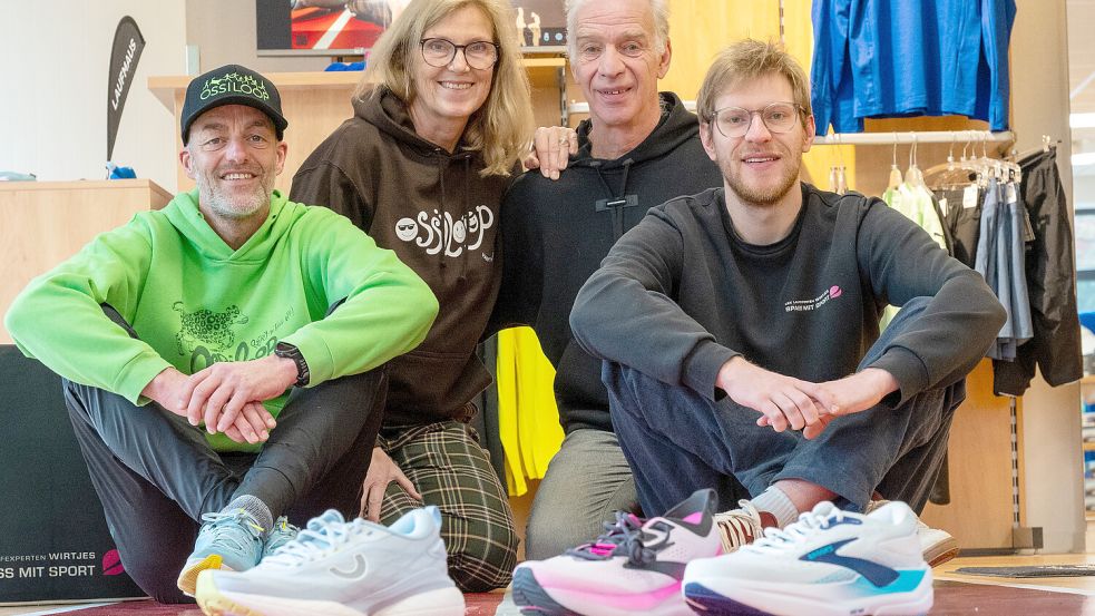Auf ein tolles Quartett kann sich die Ossiloop-Familie auch in Zukunft verlassen. Das Foto zeigt (von links) Enno Heidergott, Heike Dirks, Edzard Wirtjes und Sohnemann Moritz Dirks. Foto: Klaus Ortgies