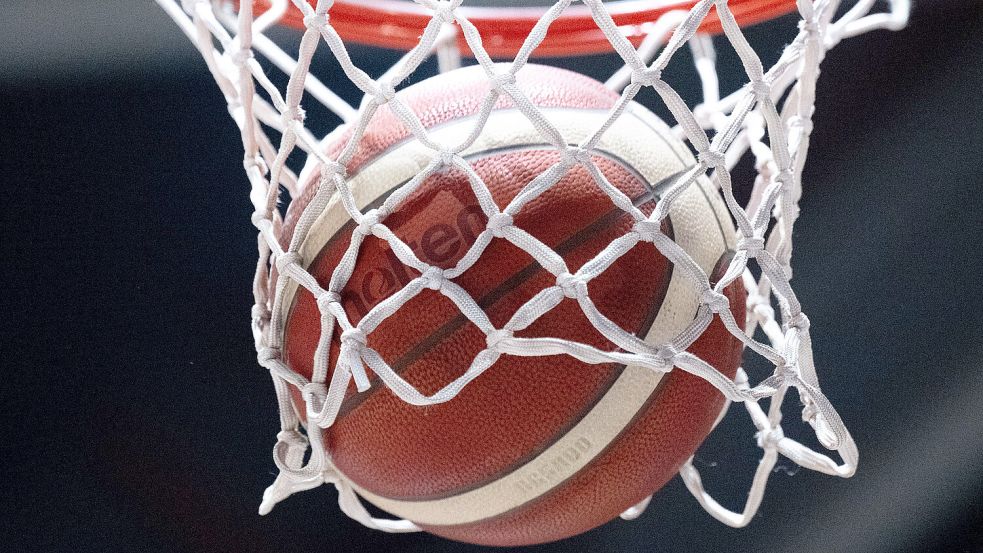 An die Fans der EWE Baskets, insbesondere die jüngeren, wendet sich ein Event im Famila-Einkaufsland Wechloy. Symbolfoto: Hendrik Schmidt/DPA