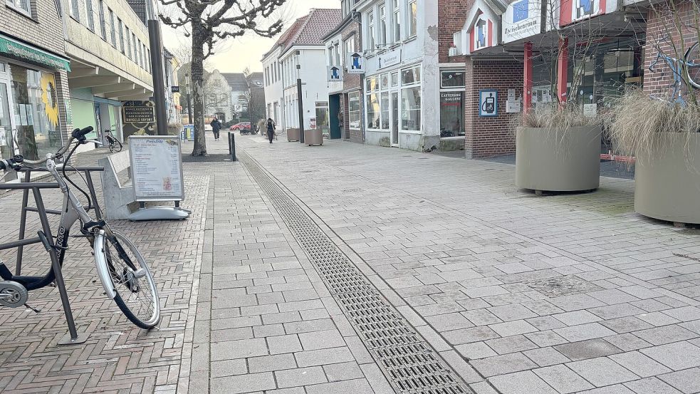 Recht verlassen liegt die Osterstraße Mitte Januar dar. Noch immer hat die Stadt keinen Investor gefunden, der das Areal erschließen und damit beleben will. Foto: Mieke Matthes