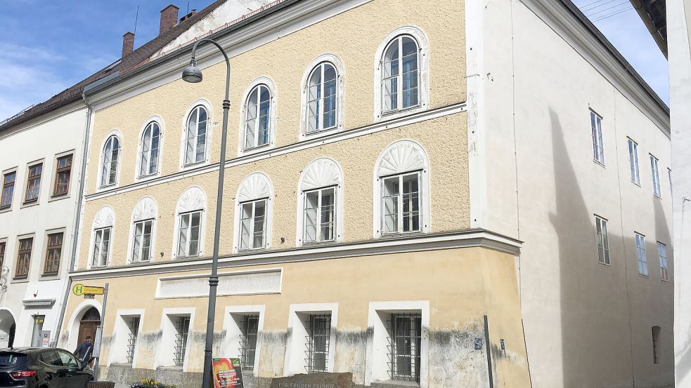 Adolf Hitlers Geburtshaus wird aktuell umgebaut. Foto: dpa/Matthias Röder