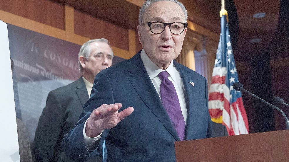 Der Minderheitsführer der Demokraten im Senat, Chuck Schumer, erhebt schwere Vorwürfe gegen das US-Justizministerium. Foto: J. Scott Applewhite/AP/dpa