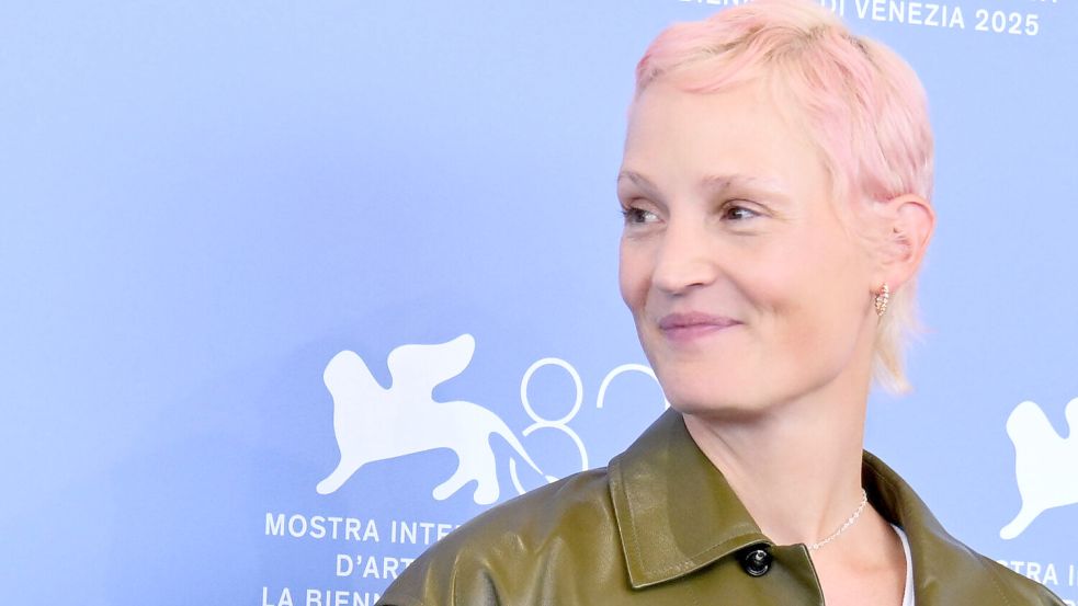 Vicky Krieps hatte bei Dreh von Jim Jarmuschs „Father Mother Sister Brother‘‘ zu viel Kuchen. Foto: IMAGO/ZUMA Press / Alberto Terenghi/ Independent Photo Agency Int. /