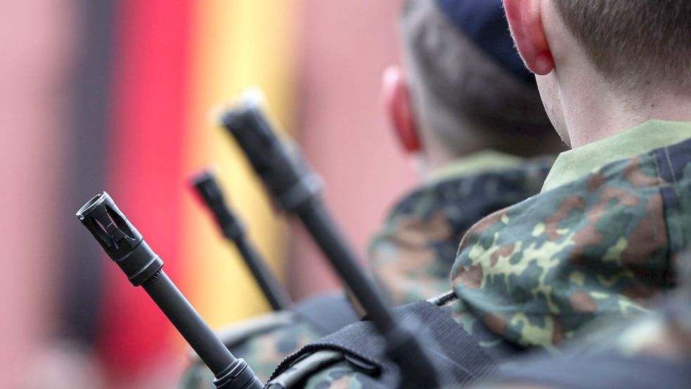 2025 nahmen deutlich mehr minderjährige Rekruten ihren Dienst bei der Bundeswehr auf als im Jahr zuvor. (Symbolbild) Foto: Hannes P. Albert/dpa